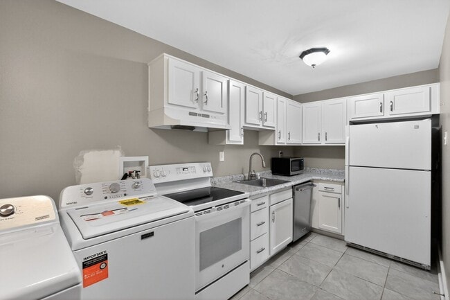 Building Photo - 726 Zorn Ave