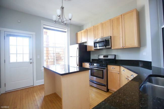 Foto del edificio - 3823 N Lakewood Ave