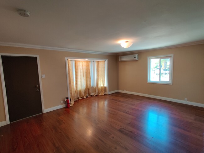 Living Room - 507 El Monte St