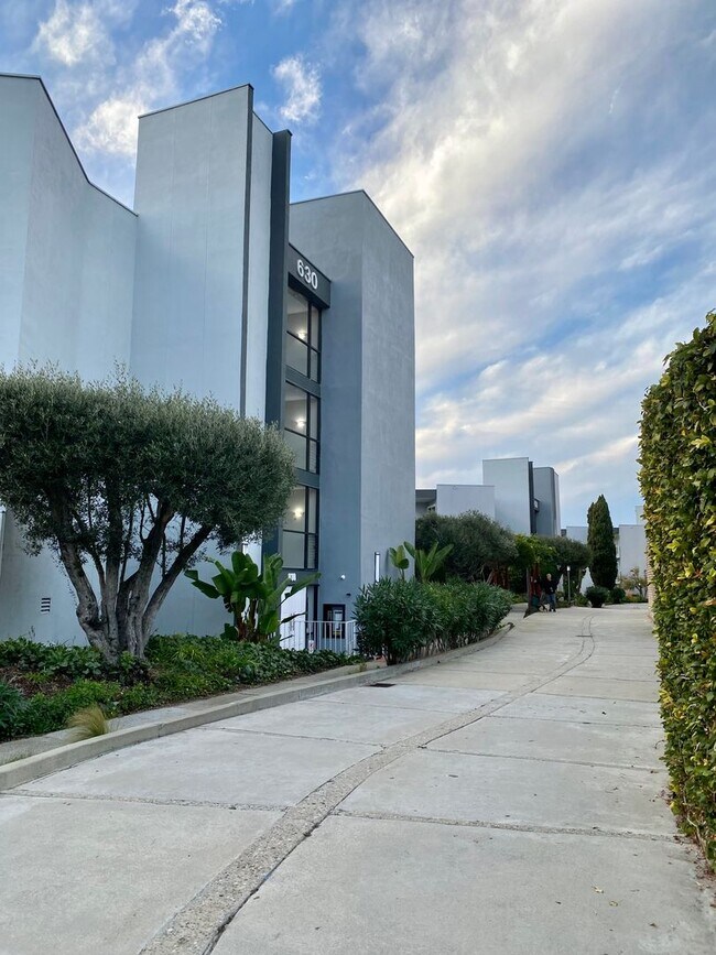 Foto del edificio - Must See!  Won't Last! Spacious 1 bedroom ...