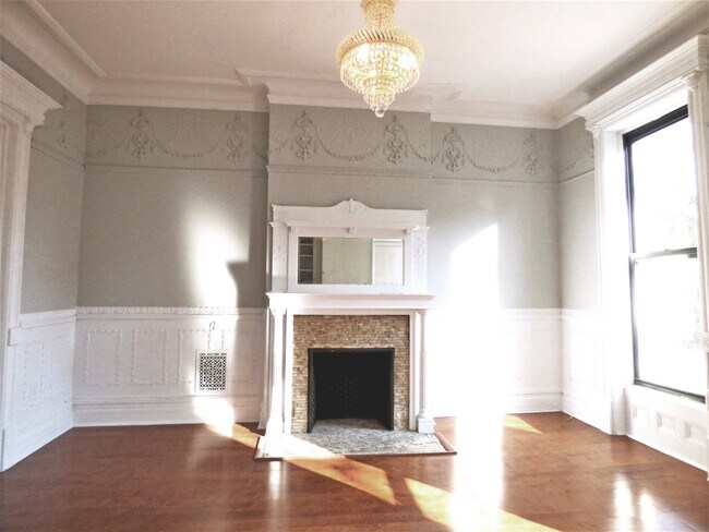 Building Photo - 788 Putnam Ave