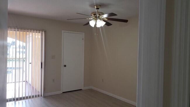 Foto del edificio - 2321 NW 33rd St