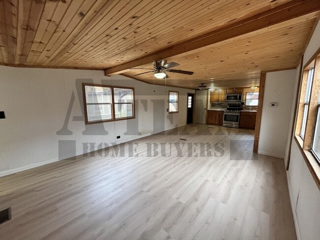 Building Photo - Charming 2-bedroom, 1-bathroom home!