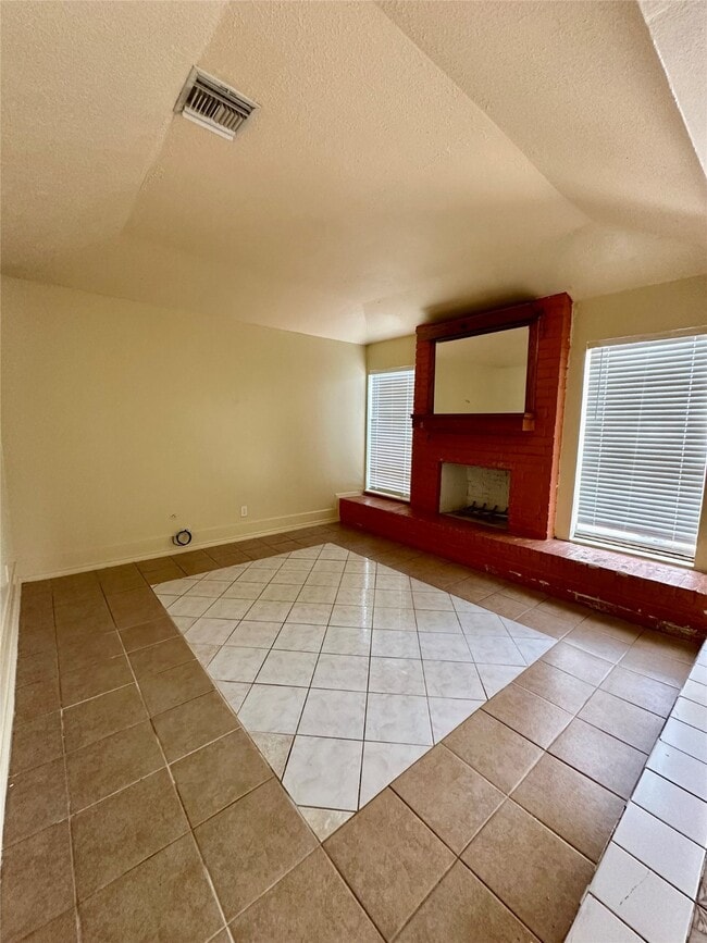 Building Photo - 7320 Boone Rd