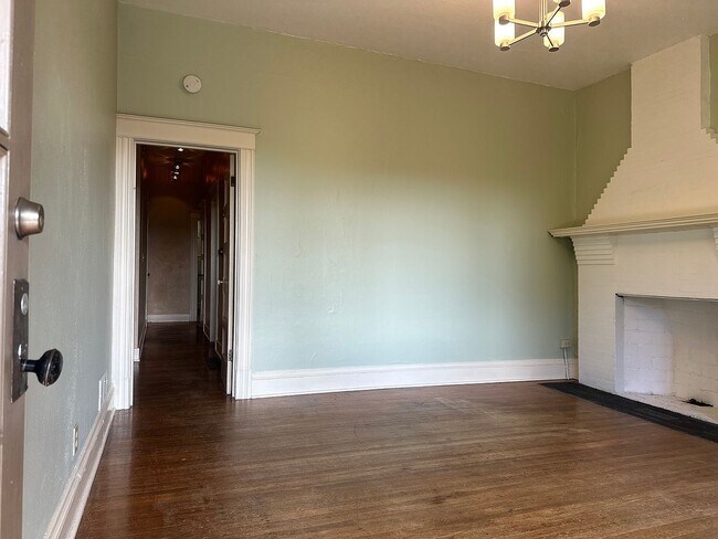 Foto del edificio - 1843 SW 16th Ave