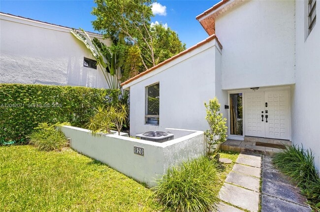 Building Photo - 920 Aguero Ave