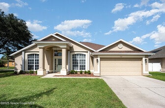 Building Photo - 776 Carriage Hill Rd