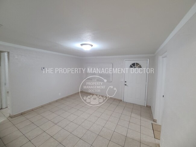 Photo - BRAND NEW RENOVATION! Spacious 5-Bed/2-Bat... House