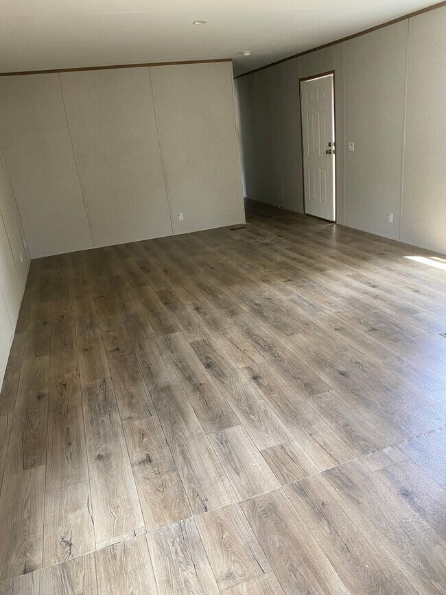Foto del edificio - 3300 Lotus Ln