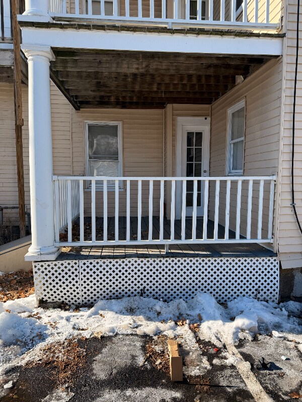 Building Photo - 557 Pine St