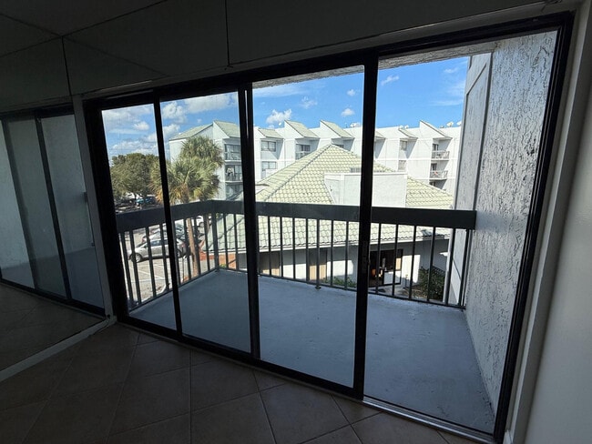 Building Photo - 1850 N Congress Ave