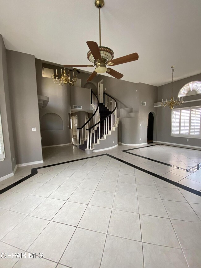 Building Photo - 6529 Grand Ridge Dr