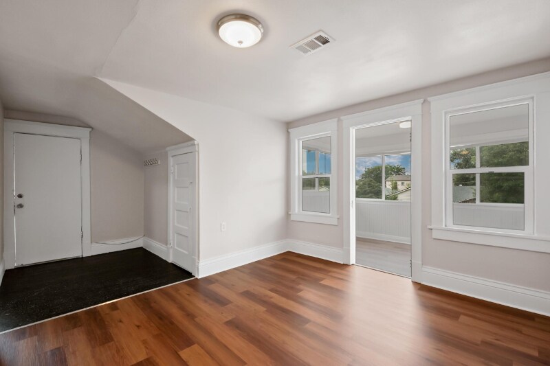 Foto principal - 1460 Boston St