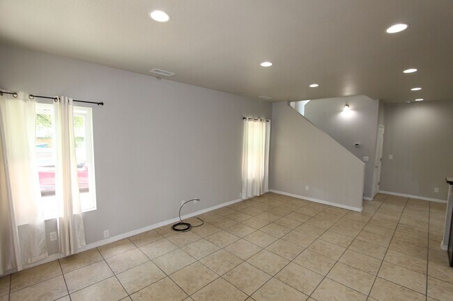 Building Photo - 504 S O'Leary St