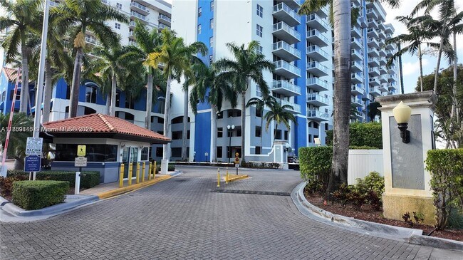 Foto del edificio - 5077 NW 7th St