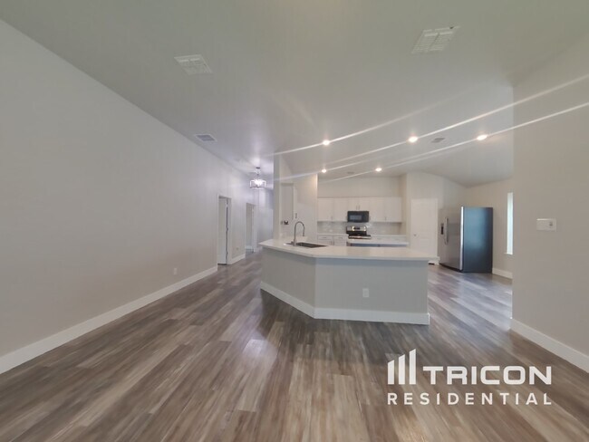 Foto del edificio - 1025 N Churchill Dr