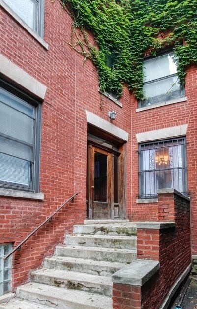 Building Photo - 1314 W Argyle St