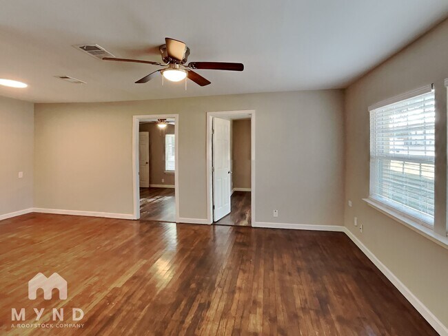 Foto del edificio - 512 E University Ave