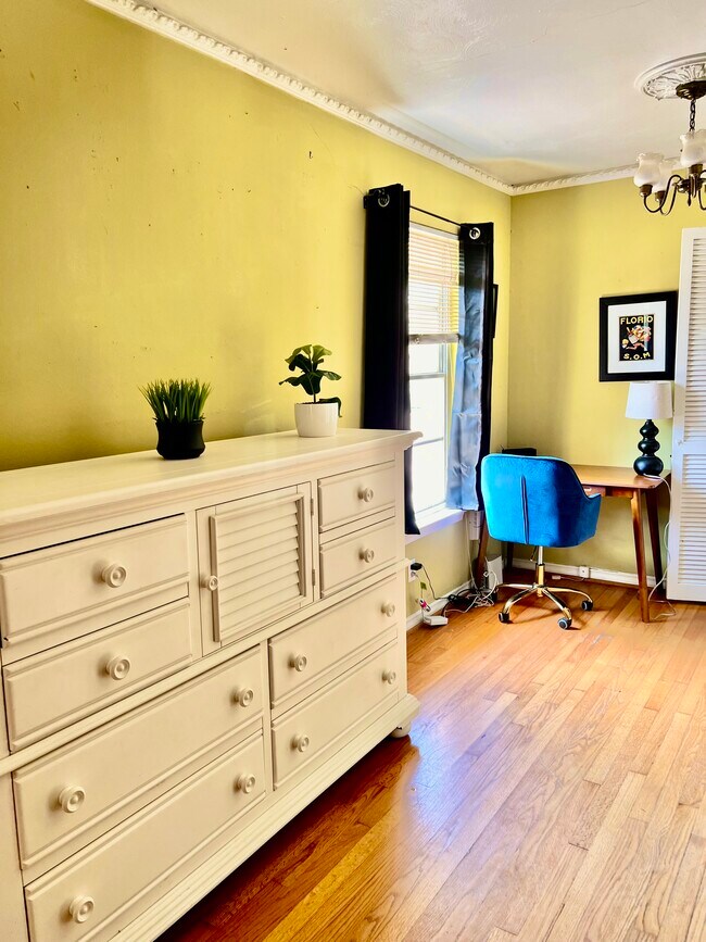Foto del edificio - 6537 E Mockingbird Ln