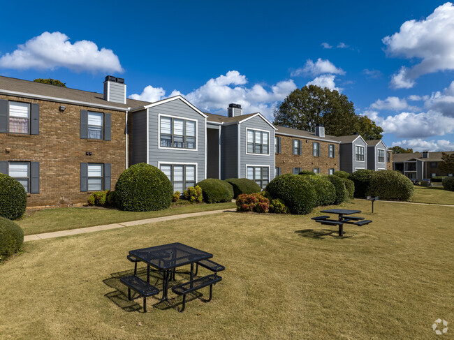 Foto del edificio - Charleston Oaks Apartments