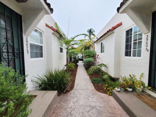Foto del edificio - Charming North Park Cottage