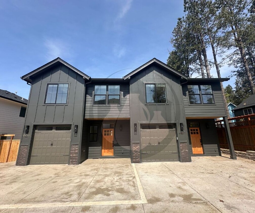 Foto principal - Talloc Ave SE Duplex