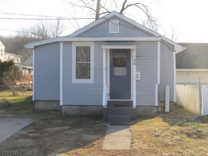 15 Whitehaven Pl, Bloomingdale, NJ 07403 House Rental in Bloomingdale
