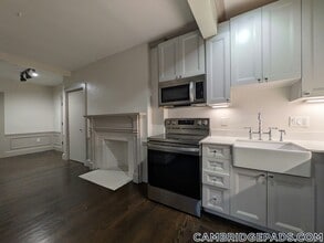 Building Photo - 9 Dana St