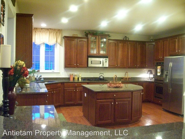 Building Photo - 11630 Blue Mountain Dr