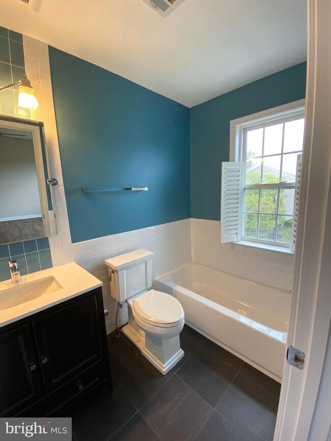 Foto del edificio - 5504 Sacramento Mews Pl