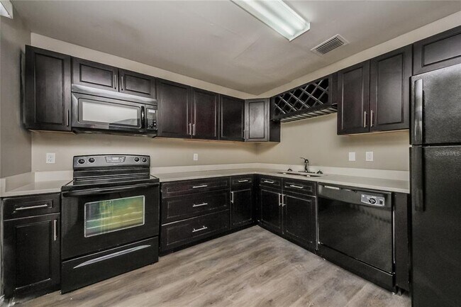 Foto del edificio - 119 Riverraft Ct