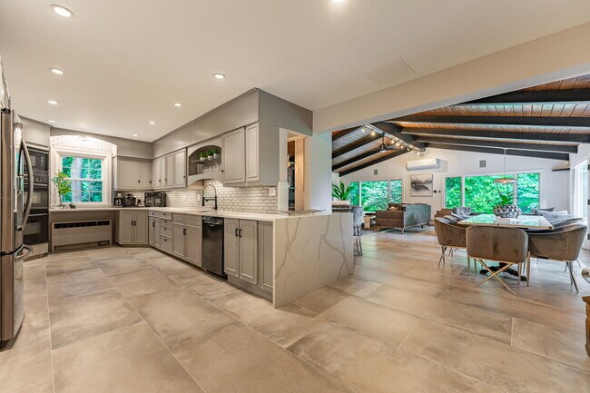 Foto del edificio - 2509 Elder Ln