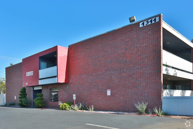 Building Photo - Nova Ridge
