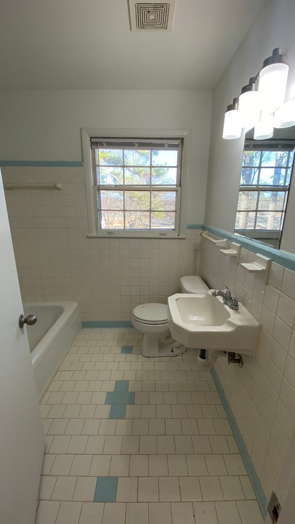 Foto del edificio - 2517 Piney Branch Rd NW