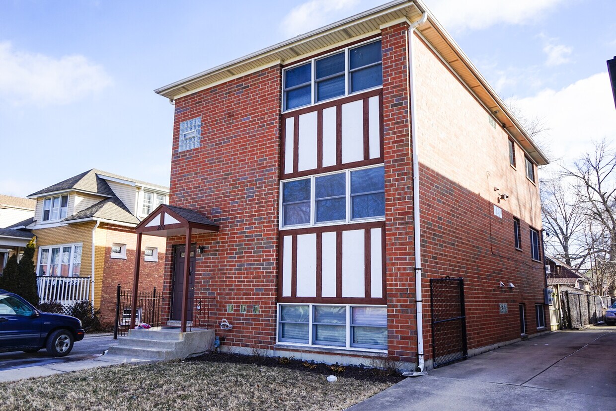 Primary Photo - 2111 S 4th Ave