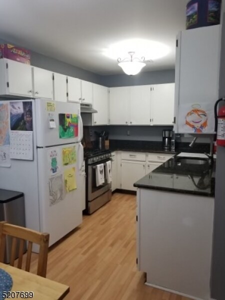 Primary Photo - 114 Stratford Pl