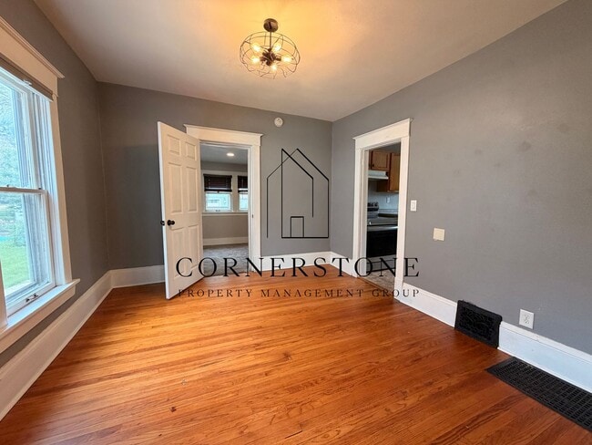 Building Photo - 4 Bedroom 2 Bathroom Home with Great Back Deck! $1300