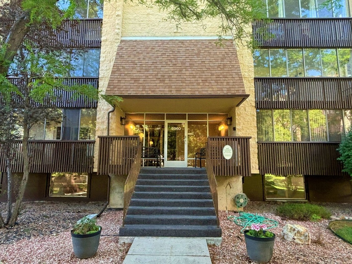 Primary Photo - Very Nice 2 Bedroom 2 Bath At Morningside ...