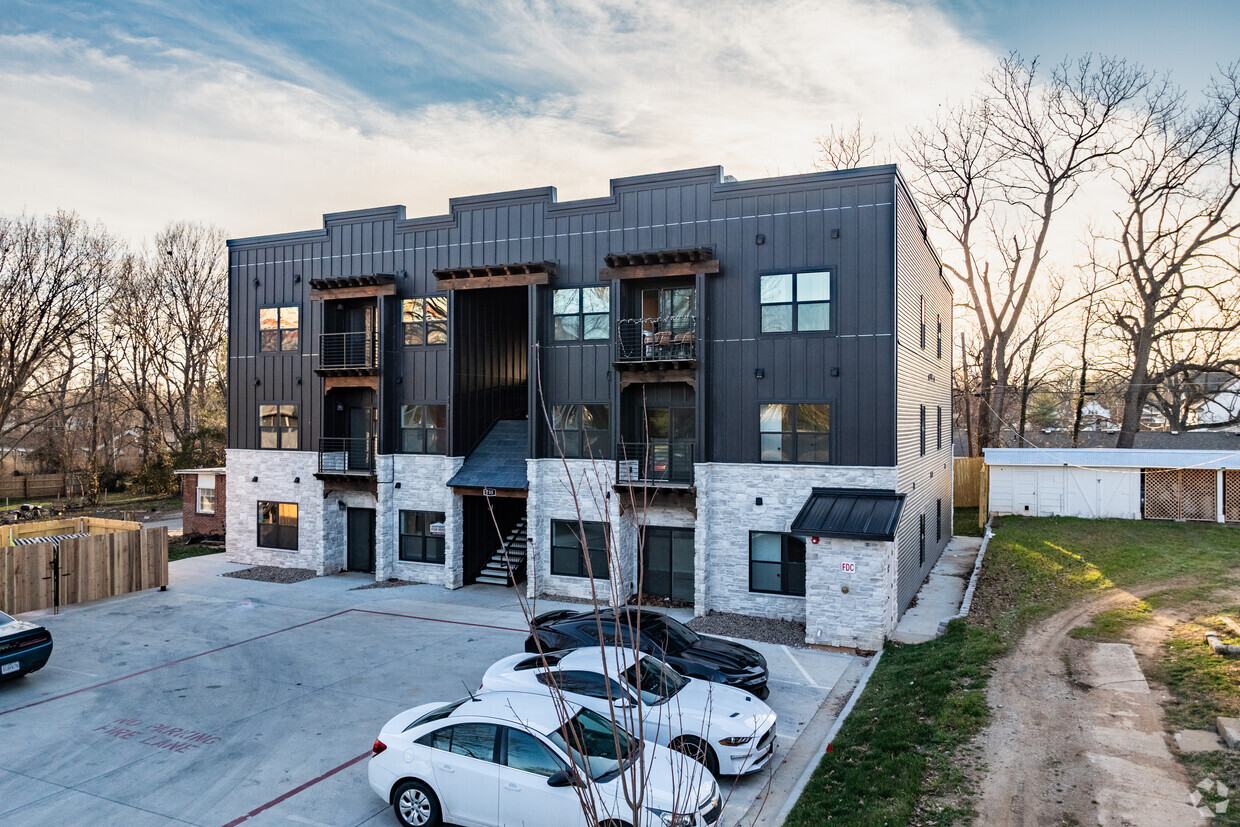 Primary Photo - NEW APARTMENTS IN THE HEART OF DOWNTOWN