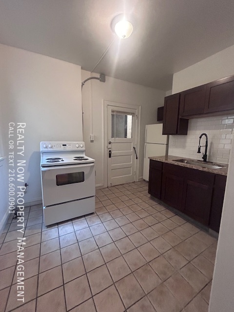 Foto del edificio - 2976 S Moreland Blvd