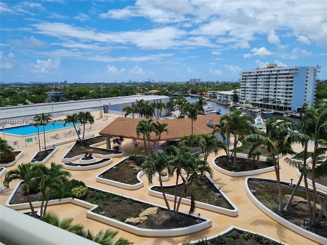 Building Photo - 13499 Biscayne Blvd