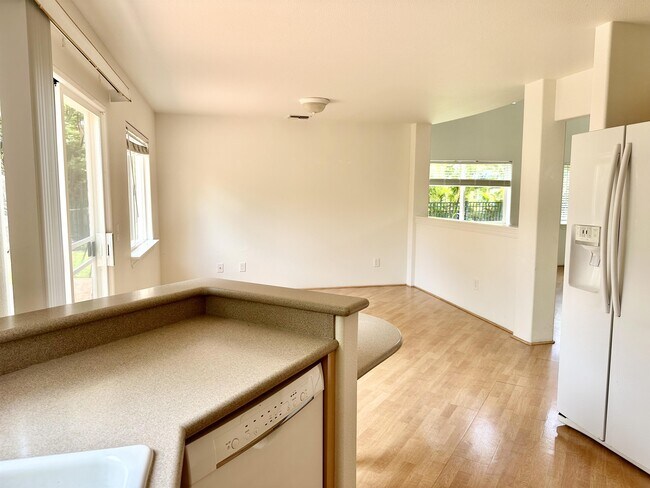 Building Photo - 11 Lanikeha Pl