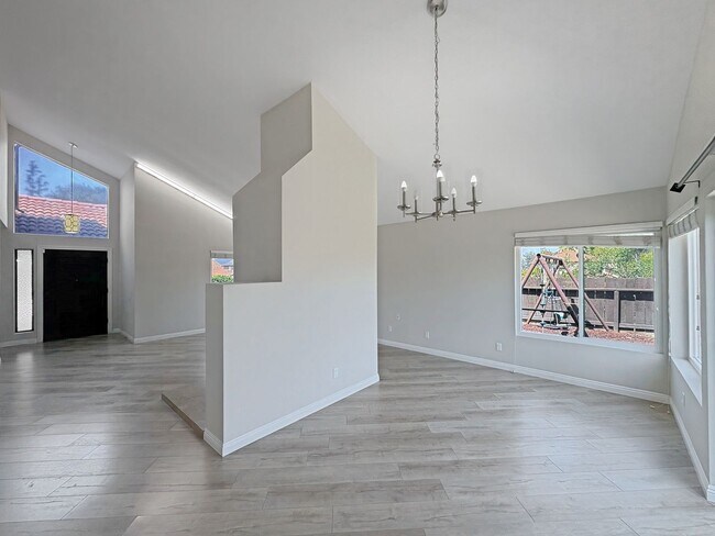 Building Photo - Spacious 4S Ranch Home with Private Yard &...