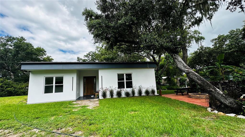 Primary Photo - 1586 Twelve Oaks Cir
