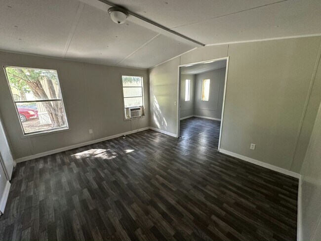 Foto del edificio - 11240 N Northwood Dr