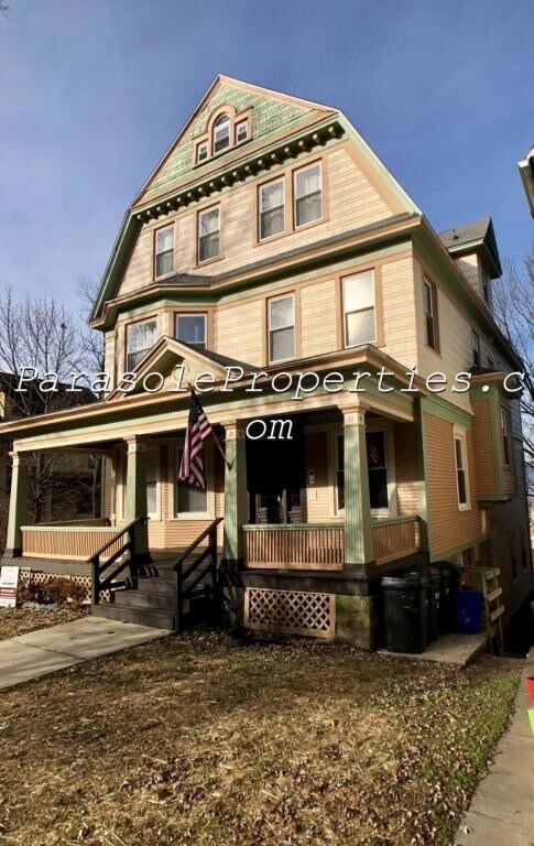 Foto del edificio - 919 Clay Ave