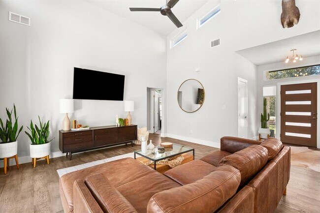 Foto del edificio - 307 Bedford Dr