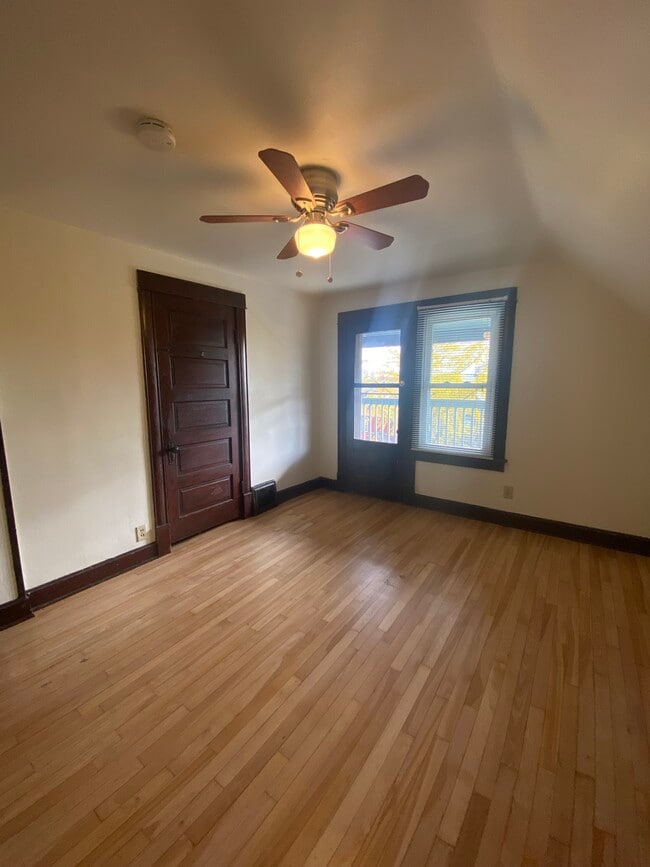 Building Photo - 1242 E Mifflin St