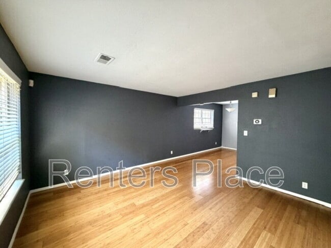 Foto del edificio - 2418 E 59th Ct