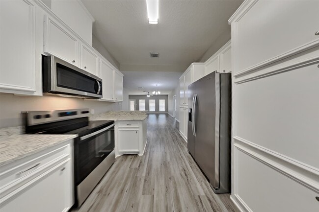 Building Photo - 121 Warbonnet Dr